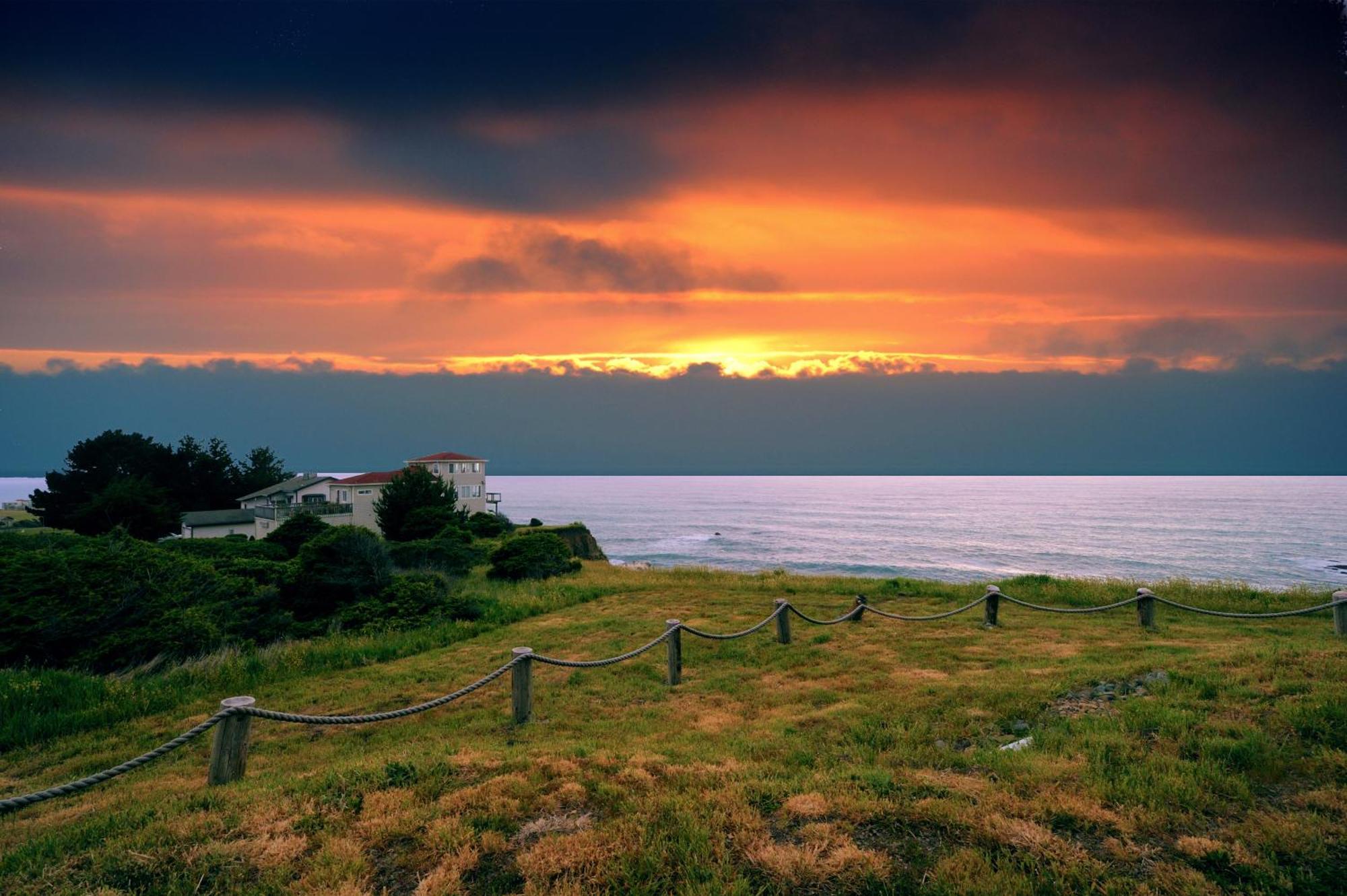Amazing Oceanview 2 Bedroom Oceanfront! By Oceanviewhottubs Shelter Cove, Ca Tesla Ev Station Ngoại thất bức ảnh
